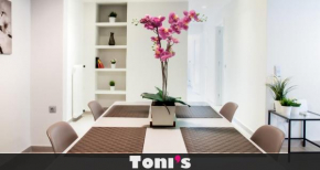 TONI'S Spacious Apartment next to Acropolis Museum